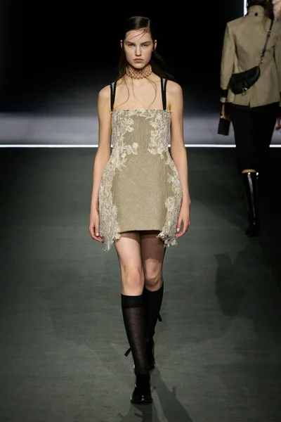 Look 12